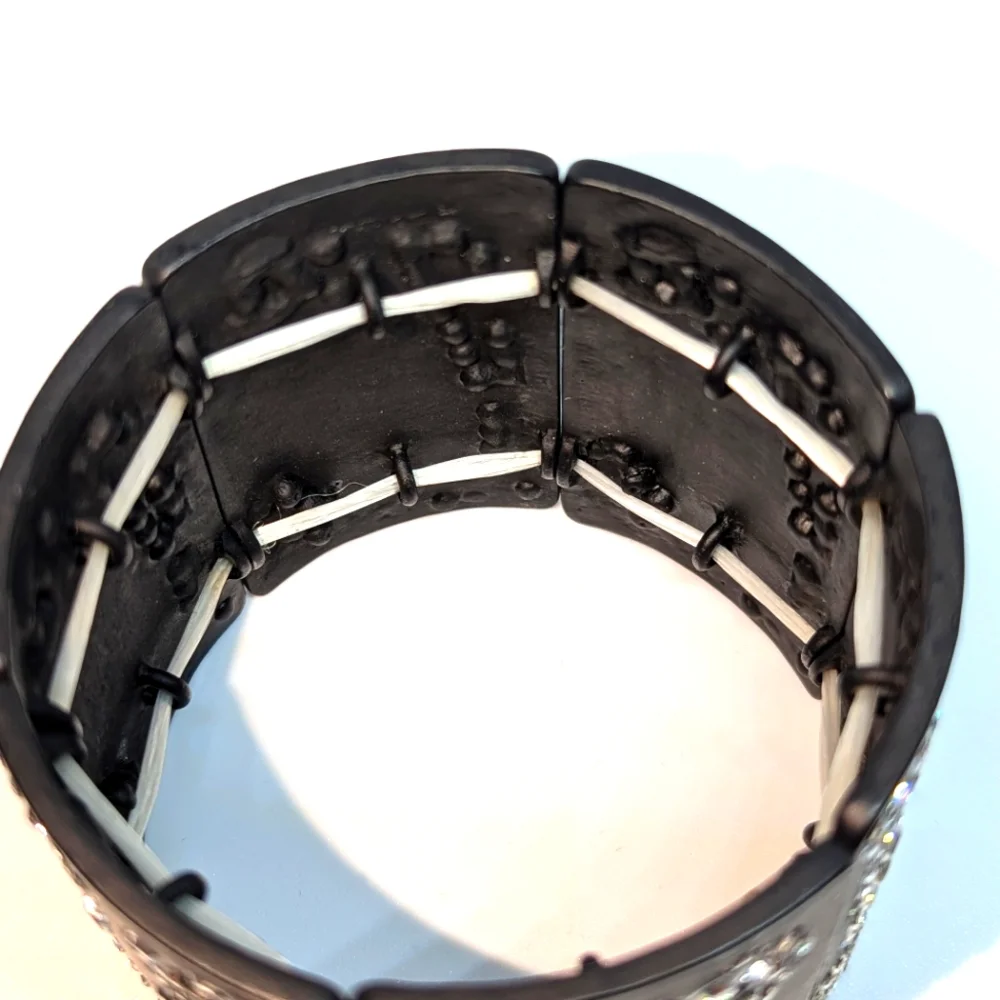 Two Beautiful Bracelets - Picture 4 of 8